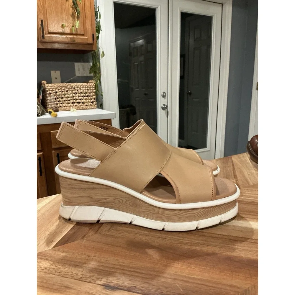 Sorel Joanie III Slingback‎ Sandal Honest Beige/White Womens Size 10.5